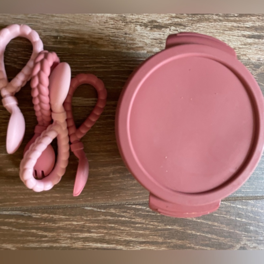 2 sets of pink itzy ritzy spoon/fork sets and silicone bowl - Picture 4 of 5